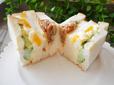 【大満足サンド（照り焼きチキン・タマゴ）】キュウリのしゃきしゃき感がすごく合います