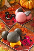 ミッキーマウスまん (ポーク・シュリンプ&デミグラスソース)ミニーマウスまん (紫イモ&マロン)各¥450