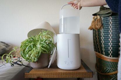 【新品】ニトリ　タンクを持ち運べる　らく給水　加湿器　白　8畳向け タンクを持ち運べるラク給水湿度設定加湿器(HM05W) | ニトリネット
