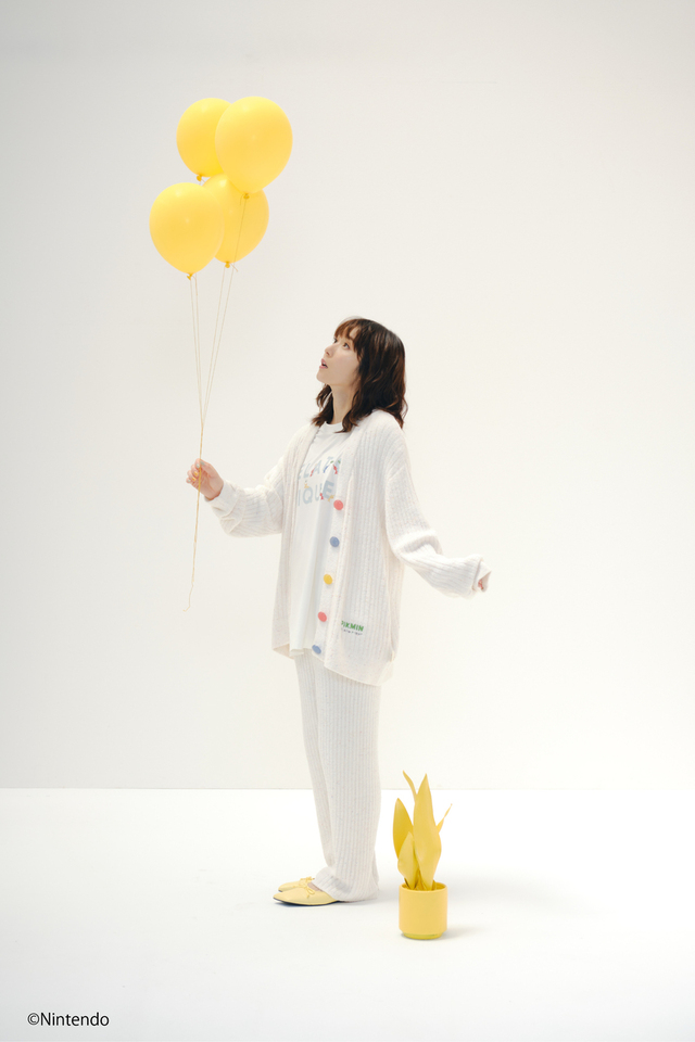 【ジェラート ピケ×ピクミン】'スムーズィー'リブカーディガン ￥10,560、'スムーズィー'リブロングパンツ ￥8,690（カラー：オフホワイト、サイズ：フリー）