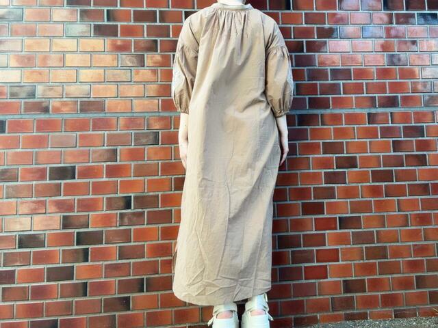 お尻のラインも目立たないすとんとしたシルエット