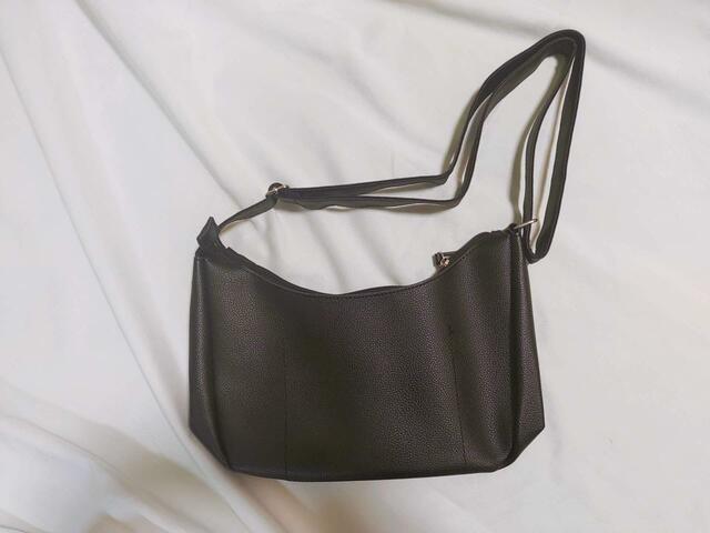 裏面はシンプルな無地