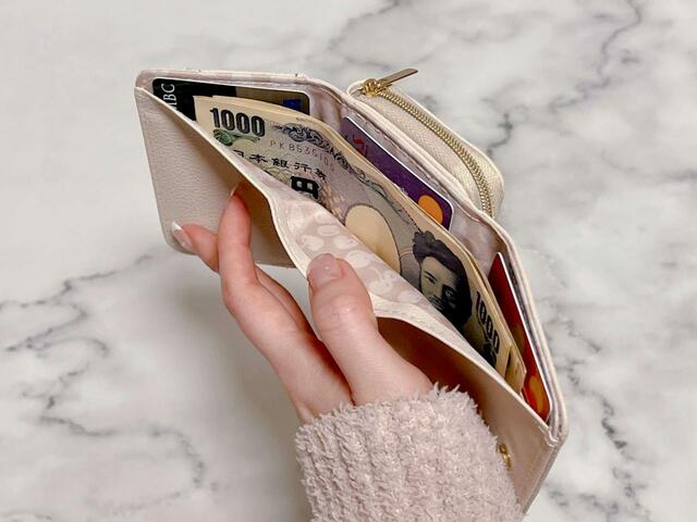 【sweet（スウィート）2月増刊号】お札もカードもしっかり入ります！