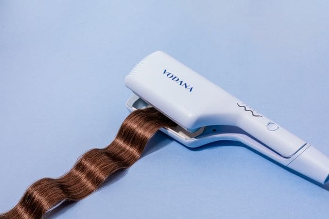 【ロフト】VODANA　ウェーブアイロン　使用イメージ