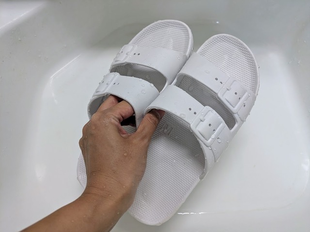 【ワークマン PVCタウンサンダル】汚れた場合は、水またはぬるま湯で洗えるのも魅力！（洗濯乾燥機は不可）