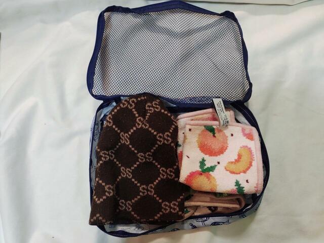 ハンカチなどがたっぷり入る