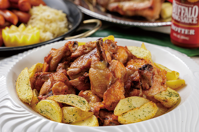アメリカからは「スパイシーバッファローウィング」【＼世界を旅する／食べ放題ランチ -2025 夏-】