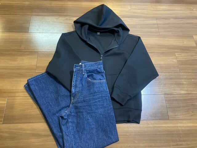 【ユニクロ　ドライスウェットリラックスパーカ】デニムと合わせなら暗めのカラーが古着っぽくてGOOD◎