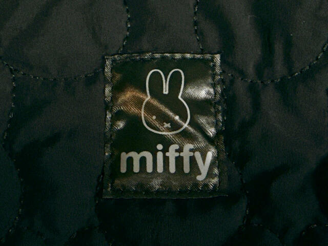 【ファッションセンターしまむら レディースバッグ(MIFFY)】フロントには、ミッフィーのお顔とロゴがプリントされたタグ付き