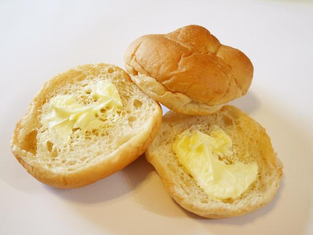 「大麦ぱん(バター入りマーガリンサンド)2個入」ローソン・ナチュラルローソン