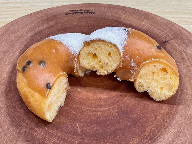 【mills by TruffleBAKERY】生ドーナツ（キャラメルパッション）。コレ、好きかも