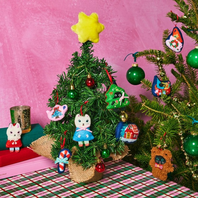 【Afternoon Tea LIVING】ツリーセット 9,350円、オーナメントセット 4,950円