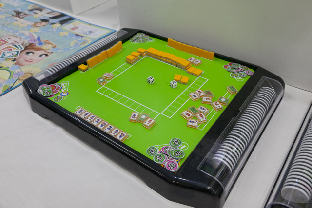 １台で３種のゲームを楽しめる。【ゲーム・パズル】部門4位 ゲームスタジアムセレクション／予価6000円／ハナヤマ