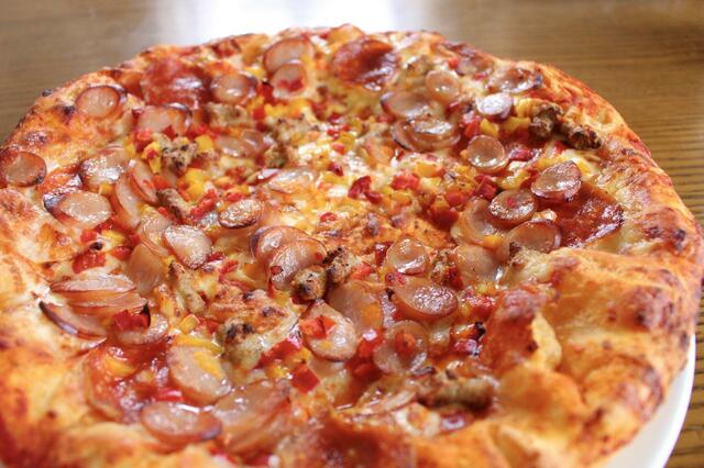 【ロピア　冷凍ミックスピザ：799円】オーブンで温めるだけで本格ピザが楽しめます