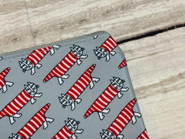 素材はいずれのサイズもポリエステル