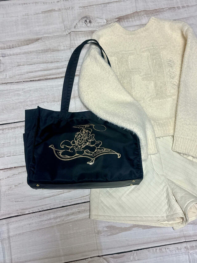 オールホワイトコーデのアクセントにも♪