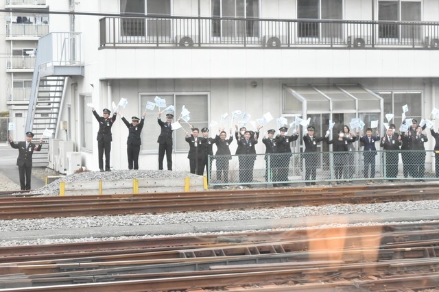 あっ！また駅員さんが！！