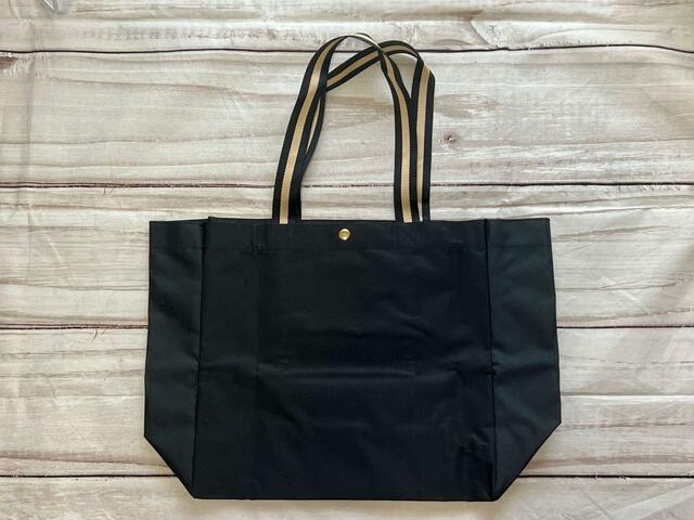 【otonaMUSE（オトナミューズ）9月号】バックはシンプルな無地