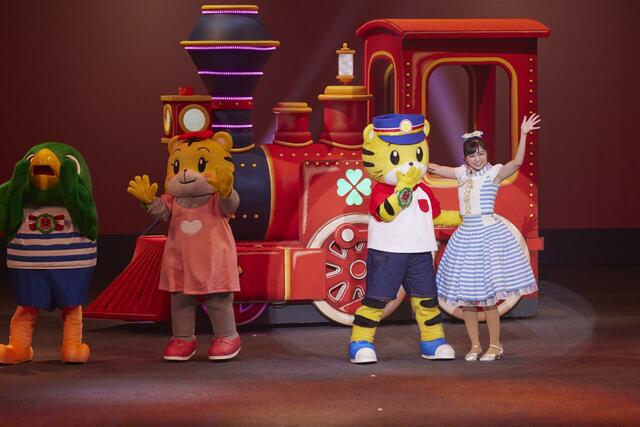 まなお姉さんが特別ダンスステージに登場！