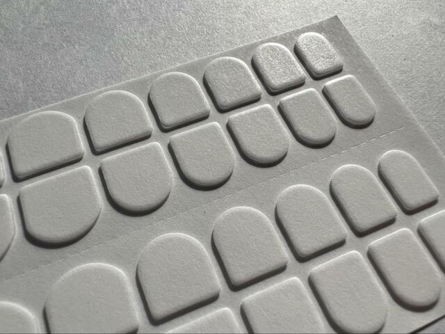 【ダイソー ネイル接着テープ（小さい爪用）】サイズが豊富