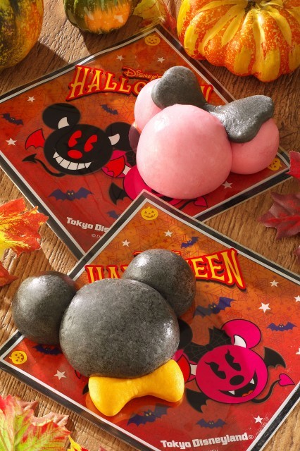 ミッキーマウスまん (ポーク・シュリンプ&デミグラスソース)ミニーマウスまん (紫イモ&マロン)各¥450