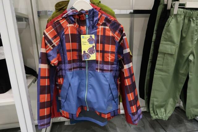 バッグインジュニアレインジャケット 新色のベリーチェック