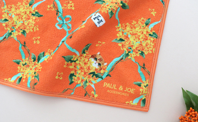 【PAUL & JOE ACCESSOIRES 金木犀コレクション】スマホ拭き(税込1,100円)