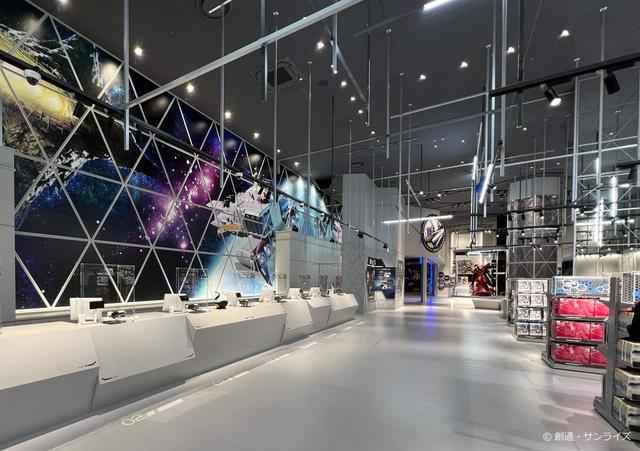 情報やグッズを取り扱うエリア「GUNDAM SIDE-F」／ショップスペース