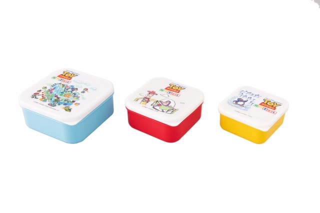 シール容器セット 1,800円｜サイズ：(大)縦約12×横約12×高さ約6cm (中)縦約10×横約10×高さ約5cm (小)縦約9×横約9×高さ約4cm｜販売店舗：東京ディズニーリゾート・トイ・ストーリーホテル内ディズニーショップ「ギフト・プラネット」