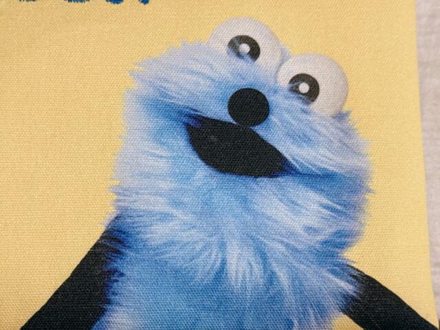 【パペットスンスンポーチギフト】フロント右下には、にっこり笑顔のスンスンのフォトアートプリント入り！かわいい～