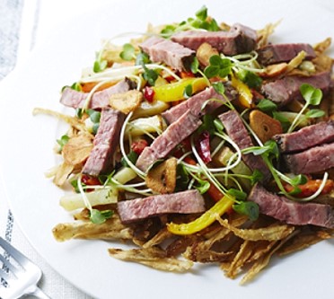 〈ＲＦ１〉ローストビーフと揚げごぼうのサラダ