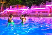 【ホテルニューオータニ（東京）・GARDEN POOL】大人のためのナイトプール