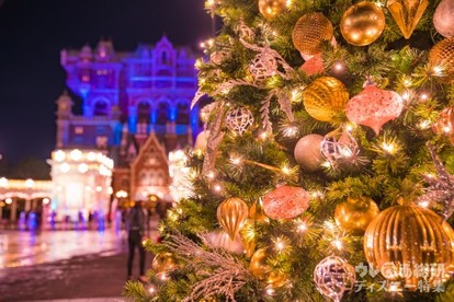 TDS】ディズニークリスマス夜のイルミネーションとアルコールで巡る