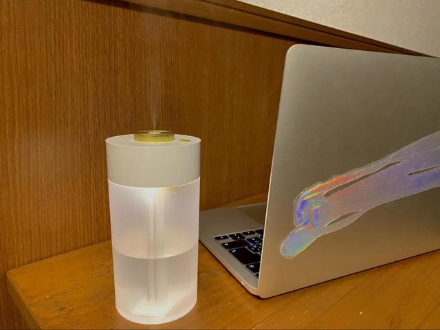 【3COINS】充電式ポータブル加湿器／USBでの充電が可能