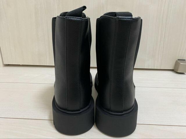 【ユニクロ　コンフィールタッチサイドゴアショートブーツ】計算しつくされたおしゃれなデザイン