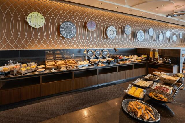 「レストラン＆バー テイルウィンド」＜期間：2026年4月2日〜＞【オリジナルのタコスが作れる「タコスバー」が登場！「ザ ロイヤルパークホテル 東京羽田」が、朝食ブッフェをリニューアル！】