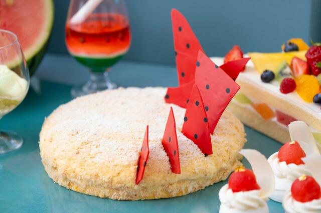 「スイカフロマージュ」＜平日 大人 7,200円＞【コンラッド大阪「クラフト・ユア・初夏パフェ」を期間限定開催】