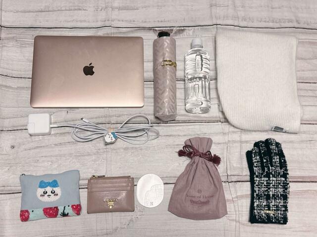 一時的に外すことが多いマフラーも収納できちゃいました！