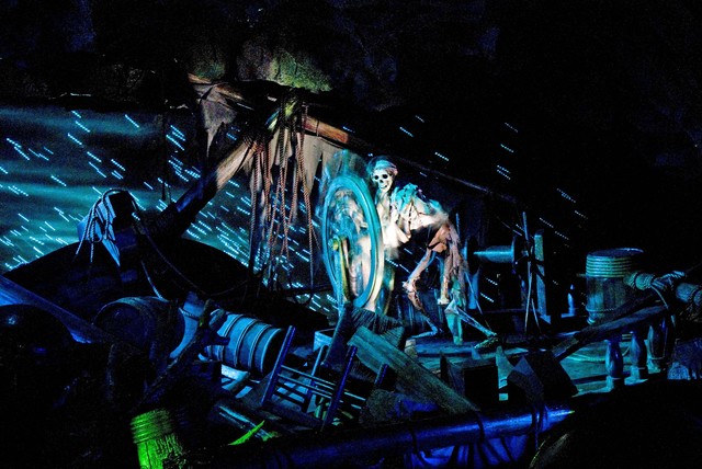 カリブの海賊　©Disney