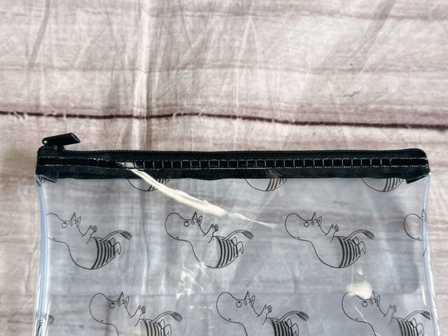 ファスナーがブラックなので大人っぽい印象