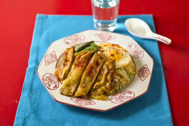 【成城石井が見てきた！台湾美食祭】成城石井自家製 台湾風排骨（パイコー）レタス炒飯 755円 