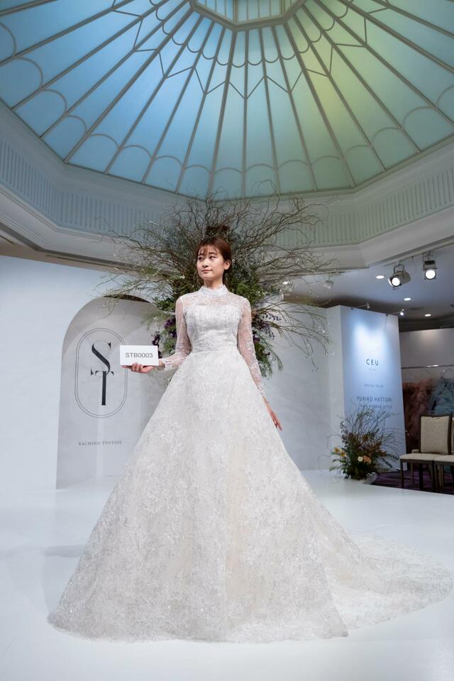 「ST」新作ウェディングドレス