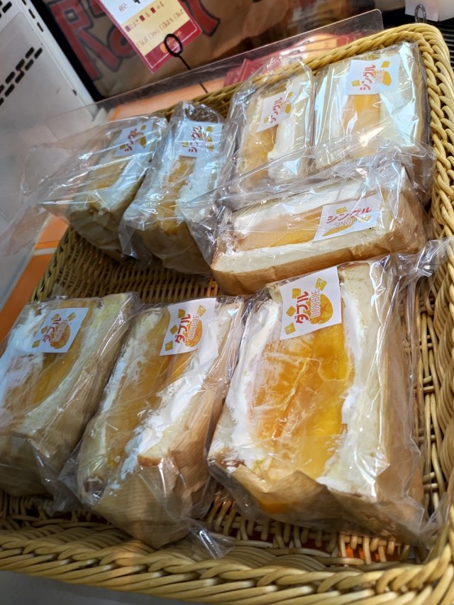 島の駅みやこで販売されているマンゴーサンドイッチ