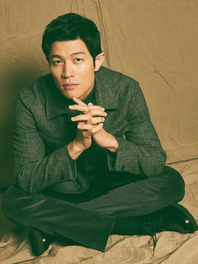 鈴木亮平　撮影：友野雄