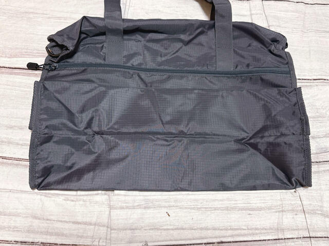 マチがしっかりあるので収納力抜群！