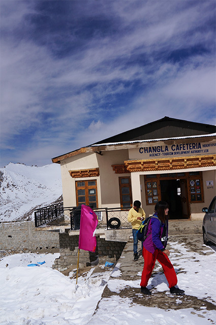 温かいチャイがもらえる休憩所。