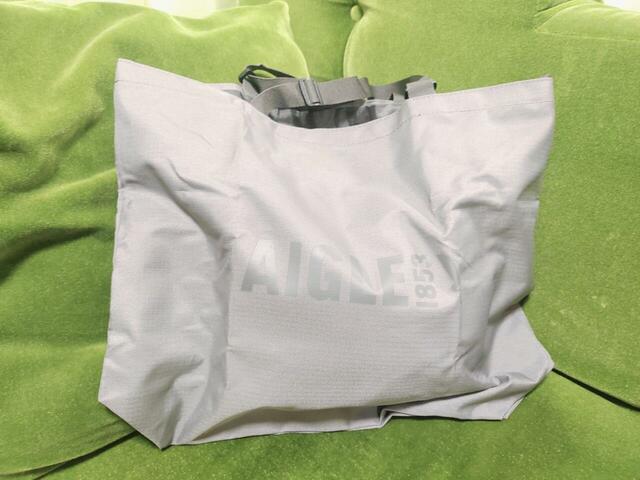 立てておいた状態（マチはなし）