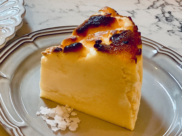 バスクチーズケーキのワンピース