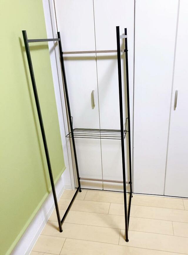 【アイリスオーヤマ 折りたたみ物干し３連タイプ】コの字型にするとハンガーラックになります