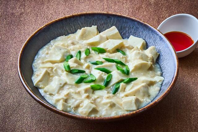 「【中国料理】白麻婆豆腐」<期間:2026年12月1日~12月31日>【こだわりの美食を堪能できる「イヤーエンドビュッフェ」開催!和・洋・中・スイーツの専門シェフが手掛ける本格料理が大集結!】